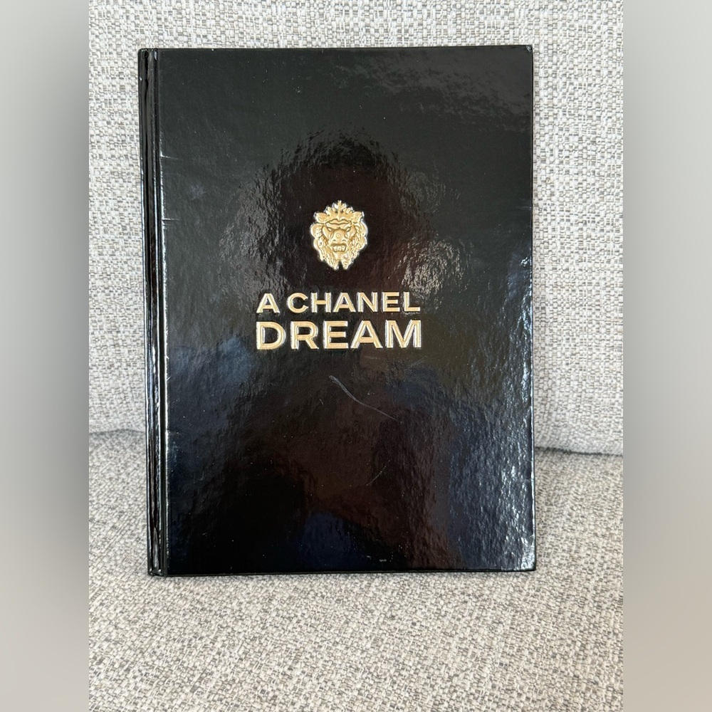 CHANEL A Chanel Dream Black and Gold Book
